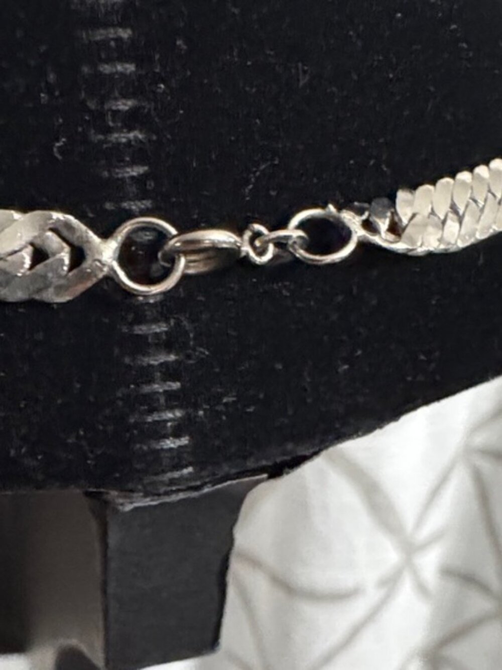 Elegant Silver Necklace - Picture 5 of 8